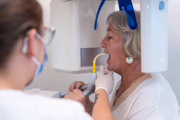 Best Emergency Tooth Extraction in Country Clu, CA
