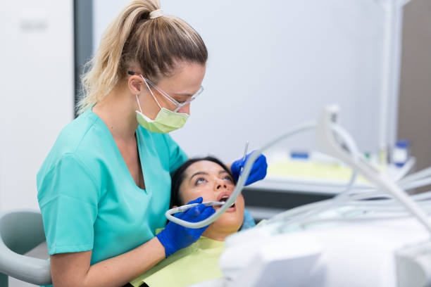 Best Weekend Emergency Dentist in Country Clu, CA